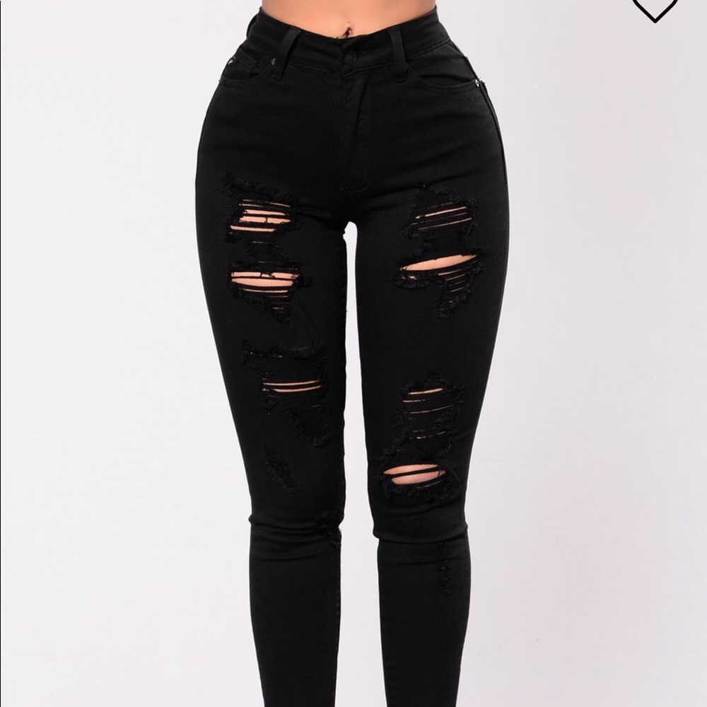 ❣️FASHION NOVA black mid waist ripped jeans